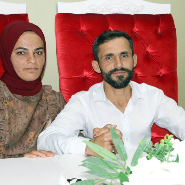 İşitme engelli çiftin mutluluğu işaret diliyle taçlandı