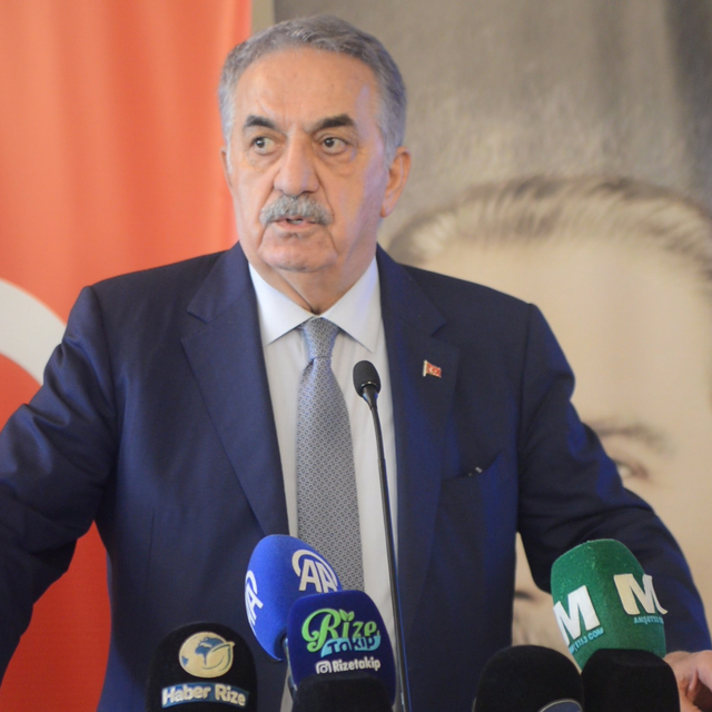 AK Parti'li Yazıcı: Türkiye, ayağındaki prangaları çözüp atmak suretiyle gü...