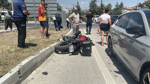 Burdur'da motosiklet ile otomobil çarpıştı: 1 yaralı
