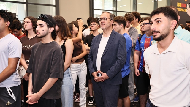 Kasapoğlu: "İzmir'in gençliği gururumuz"