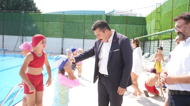 Yenişehir Belediyesi yaz dönemi yüzme kursu tamamlandı
140 minik sporcu yüzme öğrendi