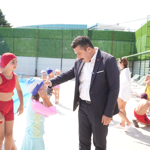 Yenişehir Belediyesi yaz dönemi yüzme kursu tamamlandı
140 minik sporcu yüz...