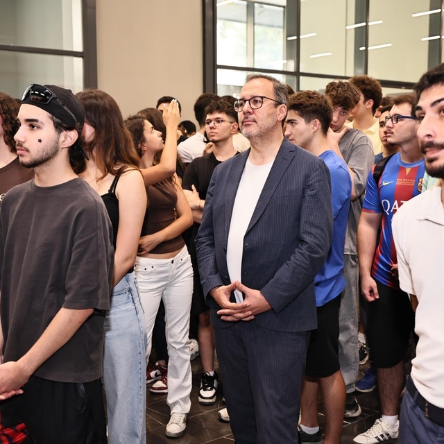 Kasapoğlu: "İzmir'in gençliği gururumuz"