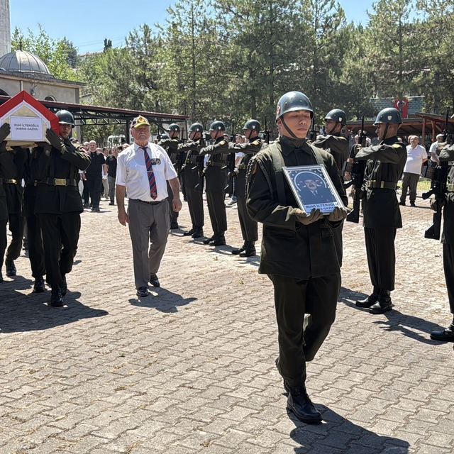 Kıbrıs gazisi askeri törenle uğurlandı