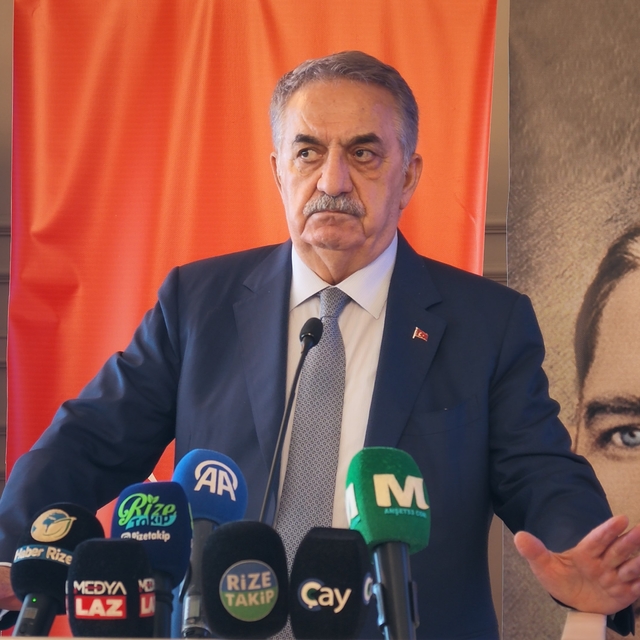 Hayati Yazıcı: "Türkiye ayağındaki prangaları söküp atarak gücüne güç katac...