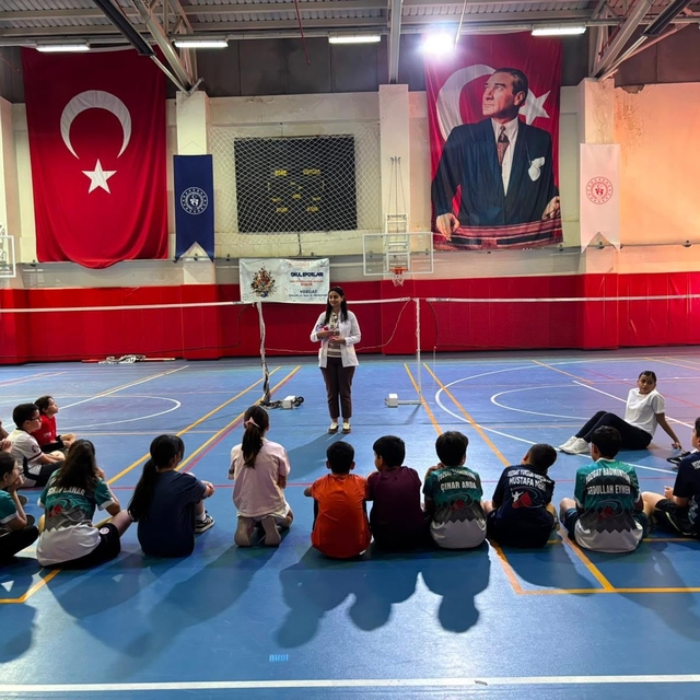 Yaz Spor Okulları'nda 256 çocuğa ağız diş sağlığı eğitimi verildi
