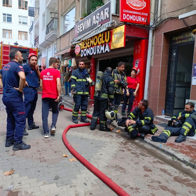 Tadilat sırasında atık malzemeler tutuştu
İş yerinde yangın paniği
