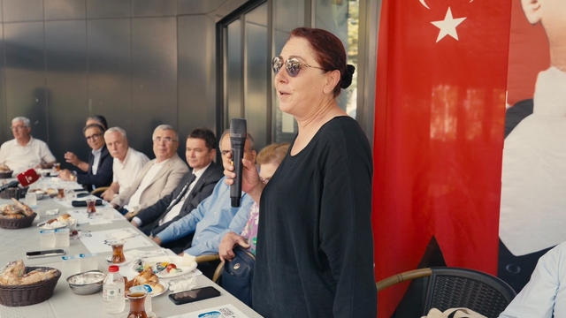 Başkan Aydın, Muradiye'de vatandaşların sesine kulak verdi