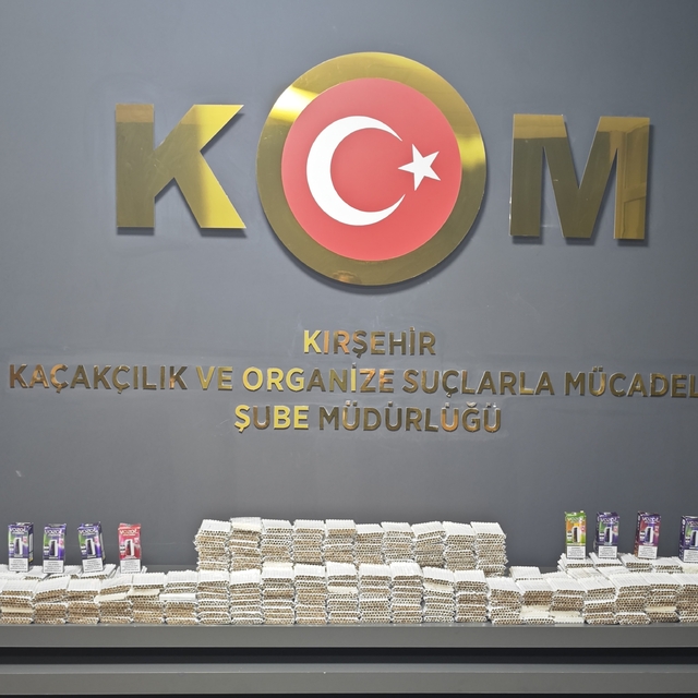 İş yeri aramasında 7 bin 420 adet doldurulmuş makaron ele geçirildi