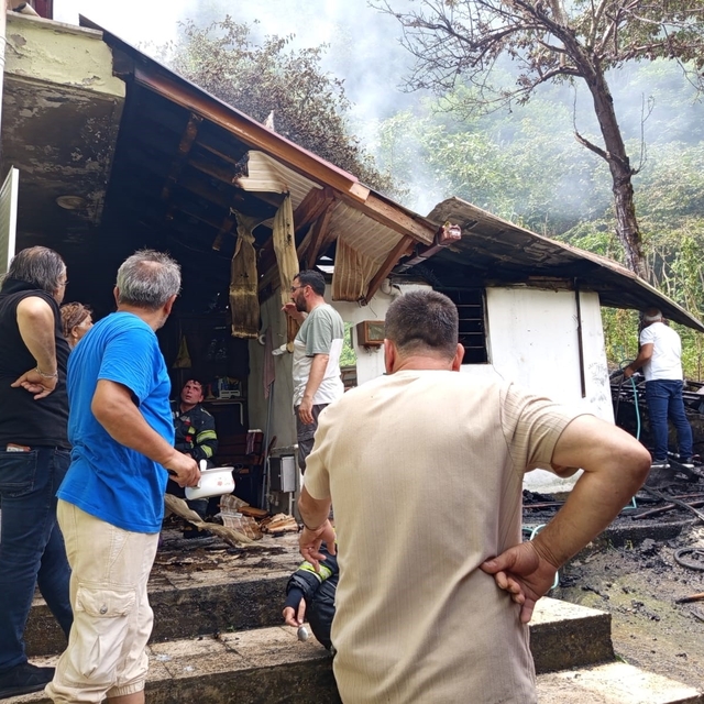 Trabzon'da odunluk yangın: 1 yaralı