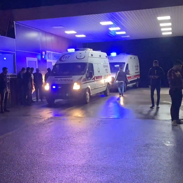Boş arazide boğazından bıçaklanmış halde bulundu, hastanede öldü
