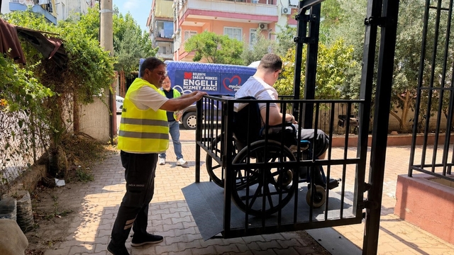 Kepez'de engelleri aşan hizmet