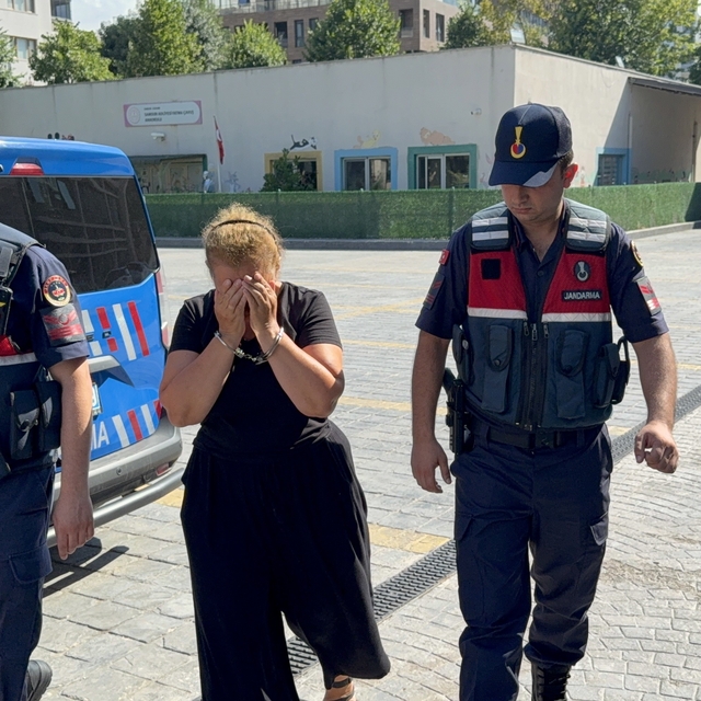 'Uyuşturucu ticareti' suçundan 9 yıl hapis cezası ile aranan kadın yakaland...