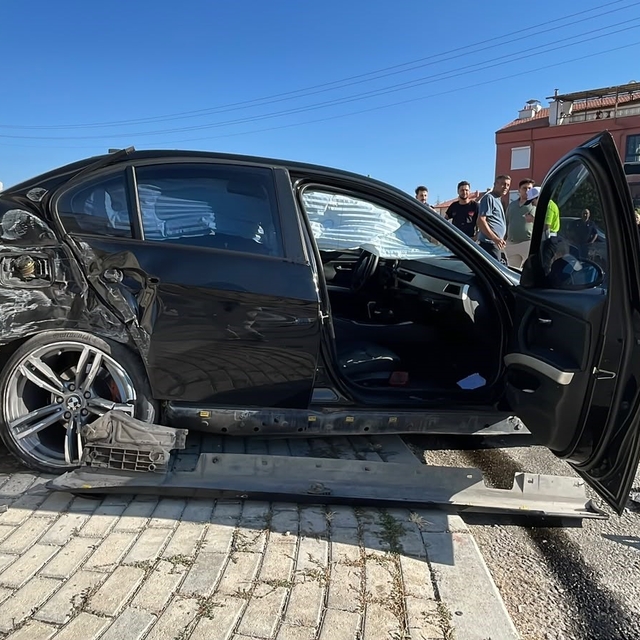 Karaman'da iki otomobil çarpıştı: 5 yaralı