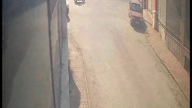 Eskişehir'de 2 kişinin yaralandığı kaza kamerada