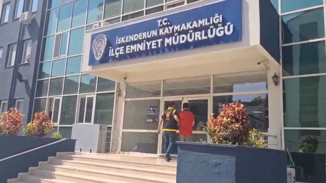 İskenderun'da 3 yıl 4 ay hapis cezasıyla aranan şahıs yakalandı