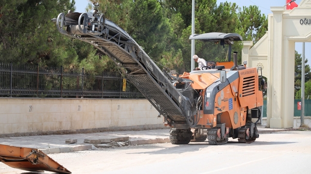 Bilecik'te sıcak asfalt çalışması başladı