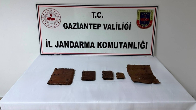 Gaziantep'te deri üzerine İbranice yazılı 5 tarihi eser kitap ele geçirildi: 4 gözaltı