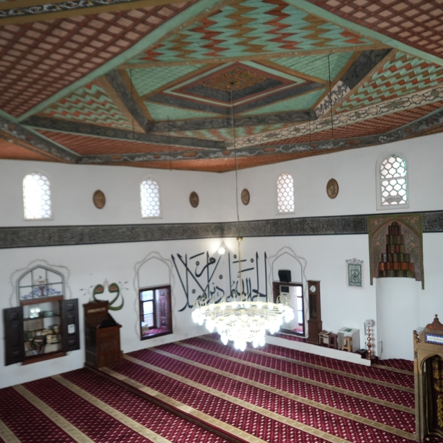 Kanuni Sultan Süleyman'ın damadı ve veziri olan Rüstem Paşa'nın adına yaptı...