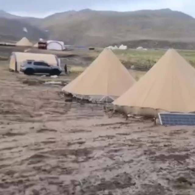 Tunceli'de yüksek rakımda sağanak etkili oldu: Yaylacılar zor anlar yaşadı