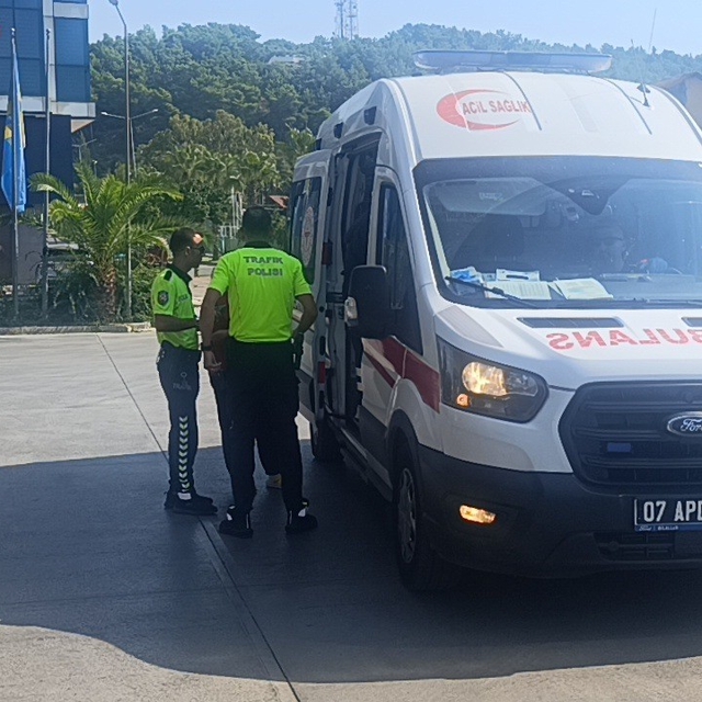 Manavgat'ta motosiklet kazası: 2 yaralı