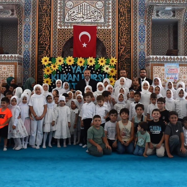 Kütahya'da yaz Kur'an kursu öğrencileri camide buluştu