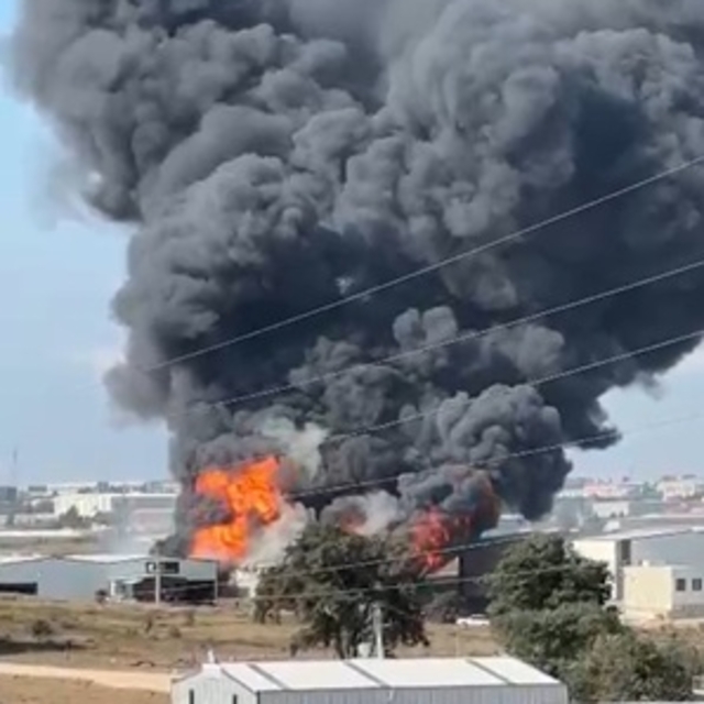 Kocaeli'de fabrikada yangın (2)- Yeniden