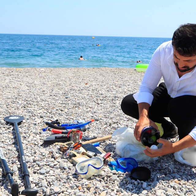 Denizin dibinde buldukları görenleri hayrete düşürüyor: Tatilcilerin denizd...