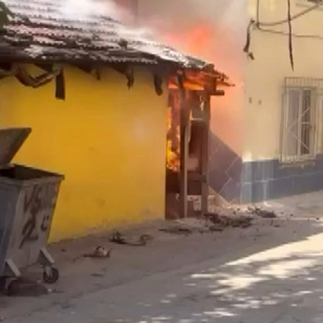 Yangına vatandaş müdahalesi kamerada