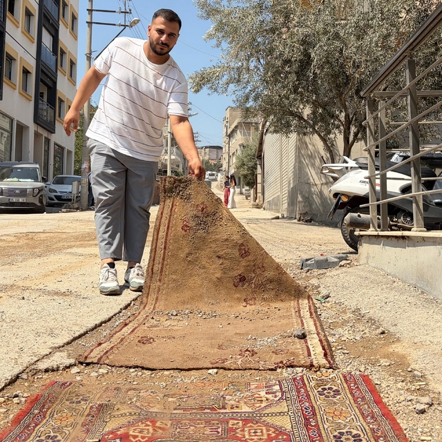 Bayraklı'da bozuk ve çamurlu yollar vatandaşı isyan ettirdi
Vatandaştan boz...