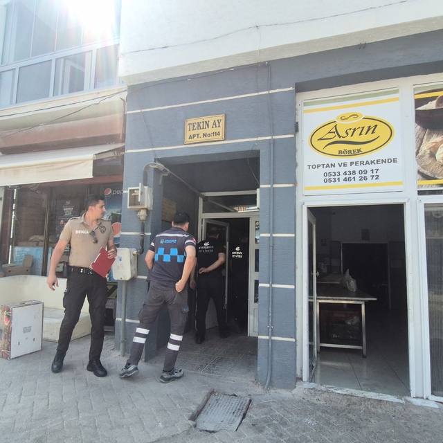 Açık unutulan ocak mahalleliyi sokağa döktü
Eskişehir'de doğalgazlı ocağın...