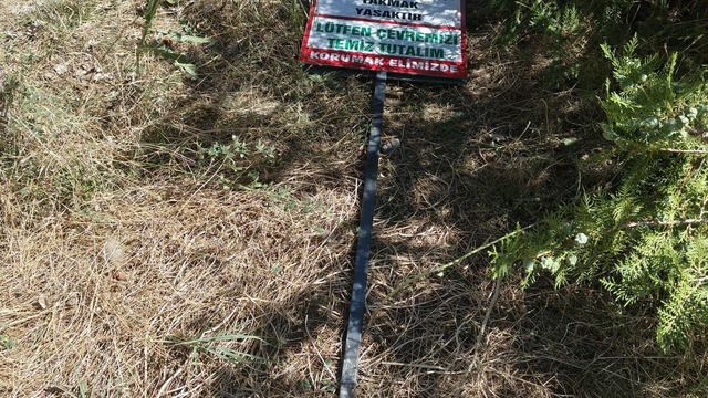 Seyfe Gölü'nde bilgilendirme tabelalarına vandalizm