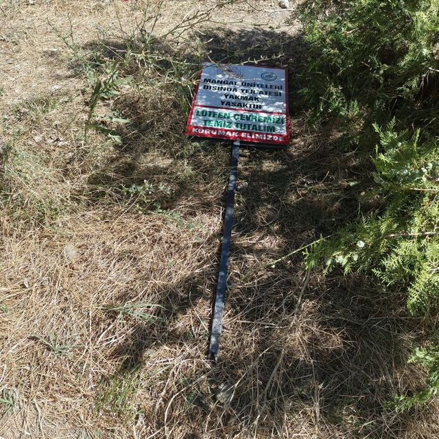 Seyfe Gölü'nde bilgilendirme tabelalarına vandalizm