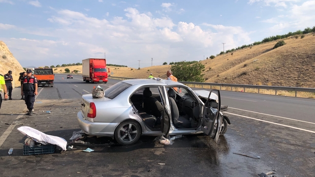 Malatya'da üç aracın karıştığı kazada 8 kişi yaralandı