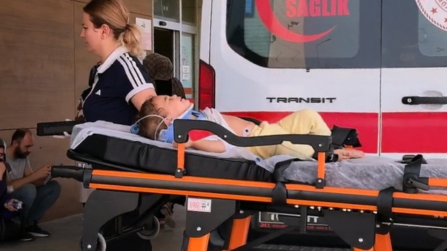 Balkondan düşen 1,5 yaşındaki bebek ağır yaralandı
