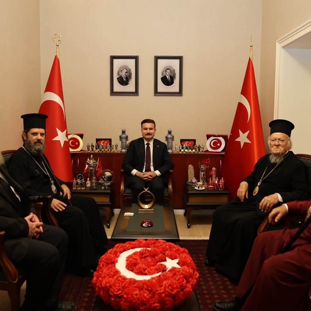 Fener Rum Patriği Bartholomeos'tan Gökçeada Kaymakamı Acar'a ziyaret