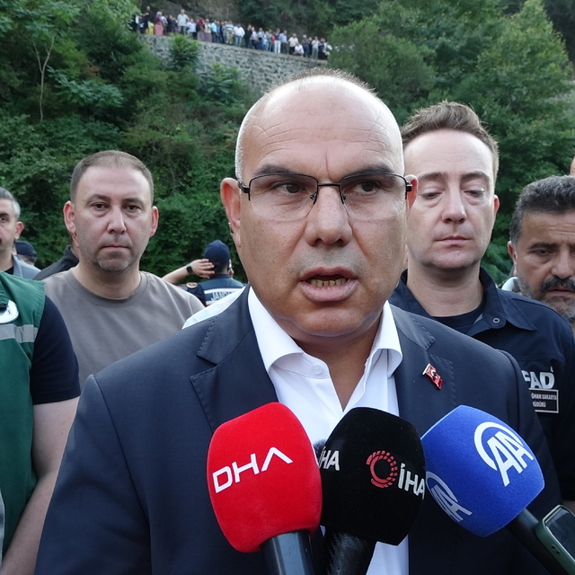 Giresun'da sağanak sele dönüştü; 1 ölü, kayıp anne ve kızı aranıyor (3)