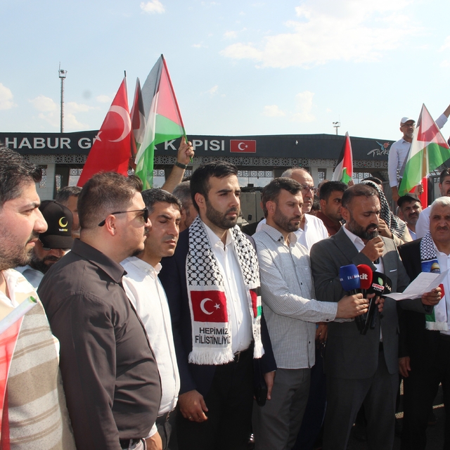 Filistin Konvoyu'nun Irak sınırında bekletilmesine tepki