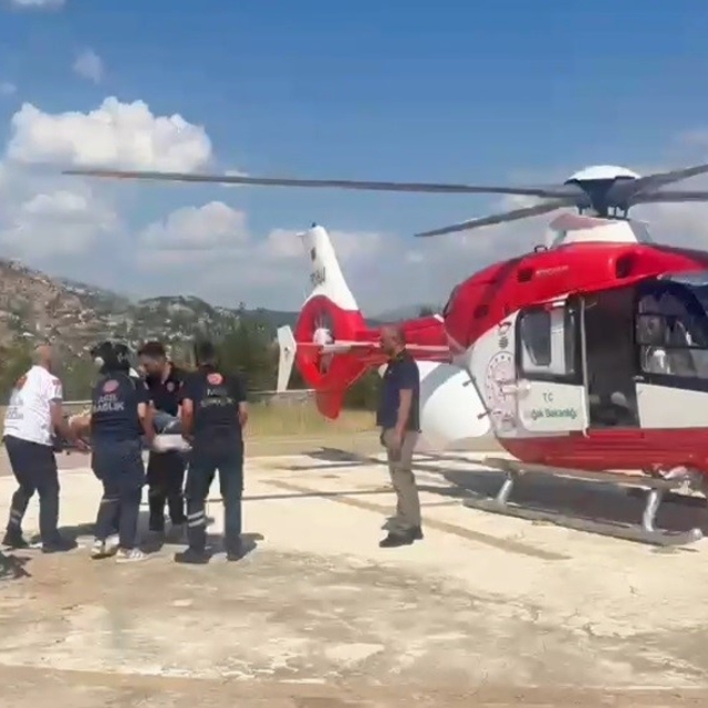 Elinden yaralanan hasta ambulans helikopterle Malatya'ya sevk edildi