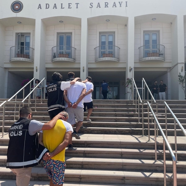 Bodrum'da uyuşturucu ticaretine suçüstü: 2 şüpheli yakalandı