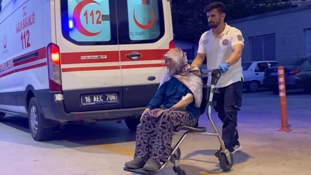 Bursa'da korkutan yangın: Mahsur kalan kadın ve engelli kızı kurtarıldı