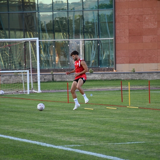 Miguel Cardoso takımdan ayrı çalışıyor