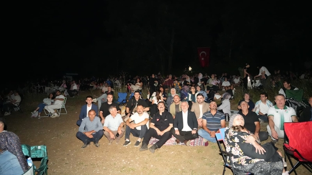 Bursa'da binlerce kişi Perseid meteor yağmurunu izledi