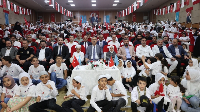 Ağrı'da TÜGVA Yaz Okulu öğrencilerin katılımıyla sona erdi