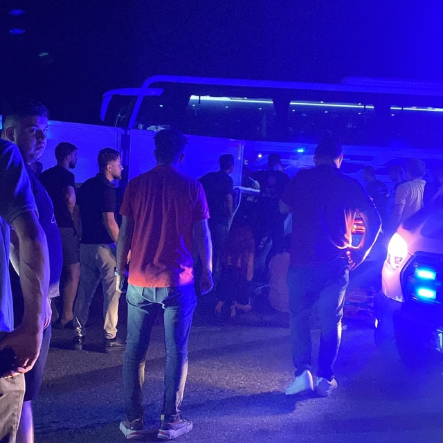 Yolcu otobüsü makaslayan tıra çarptı: 1 ölü, 5 yaralı