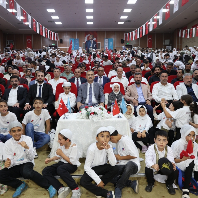Ağrı'da TÜGVA Yaz Okulu öğrencilerin katılımıyla sona erdi