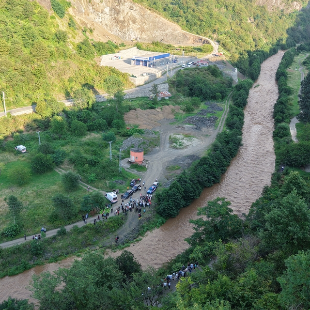 Giresun'da derede akıntıya kapılan 2 kızının ardından annenin de cansız bed...