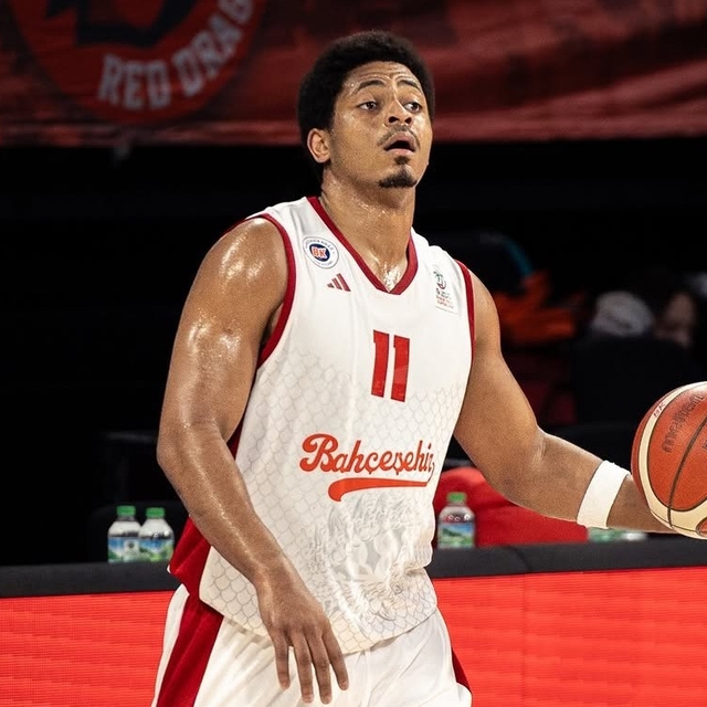 Glint Körfez Basket'te transferler sürüyor
Matt Mitchell, Körfez ekibine im...