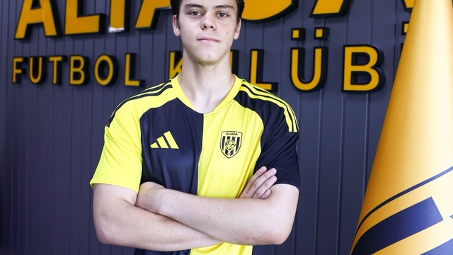 Aliağa FK'dan genç kaleci transferi