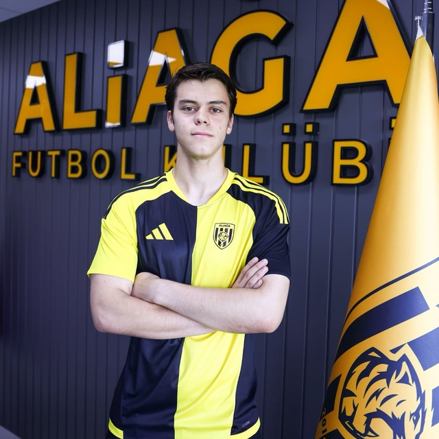 Aliağa FK'dan genç kaleci transferi